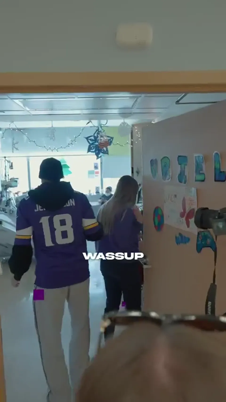 Justin Jefferson visiting M Health Fairview Masonic Children's Hospital